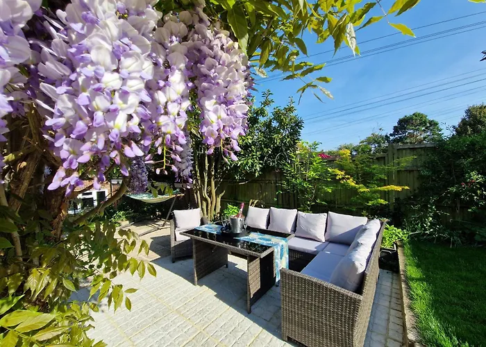 The Hideaway - Luxury Townhouse