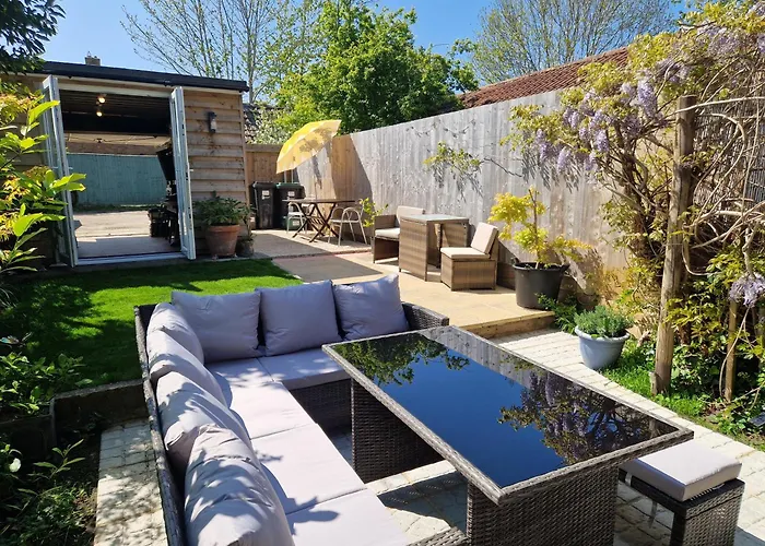 The Hideaway - Luxury Townhouse